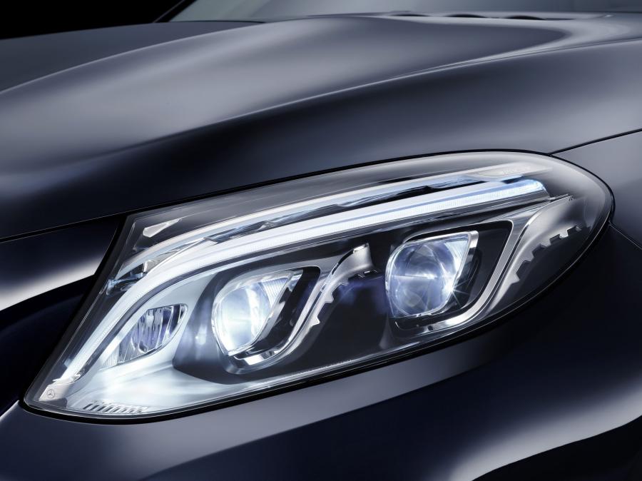  Mercedes-Benz GLE250d 4Matic 2015 года  (фото 15 из 34)
